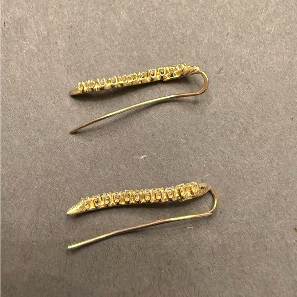 Stunning 14K Yellow Gold Diamond? Curved Bar Earrings/ Ear Crawlers, Estate, EUC - Picture 4 of 7